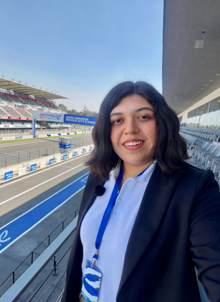 703982A9-3624-49E8-9663-8E470C228D43